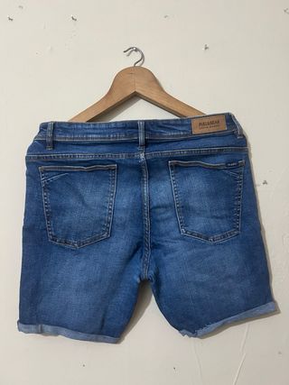Pantalon corto pull and bear talla 44