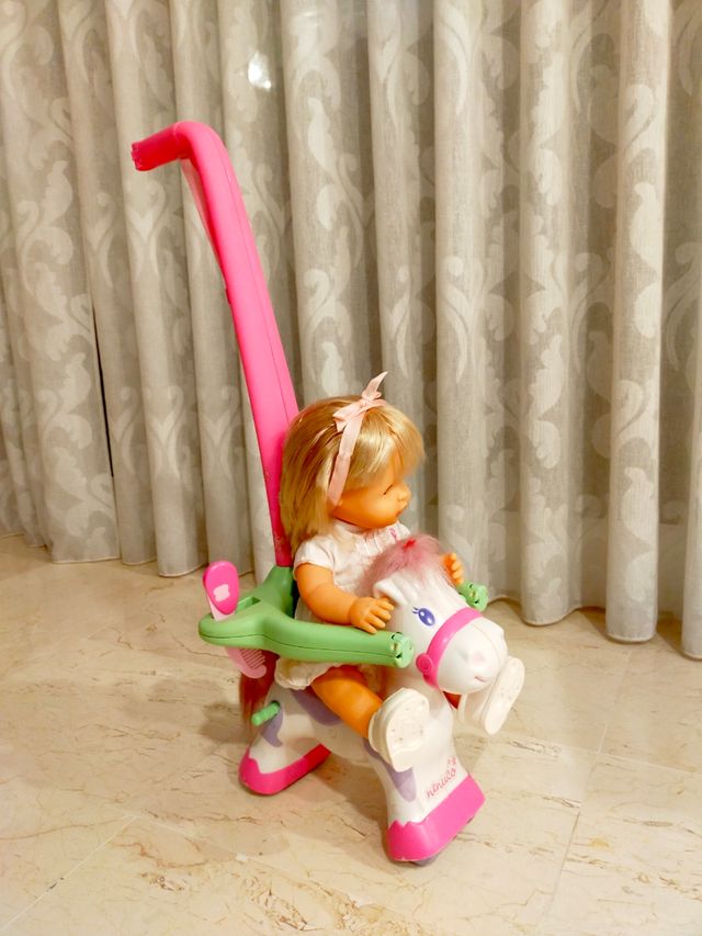 Nenuco columpio caballito