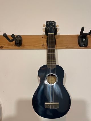 Ukelele soprano azul oscuro