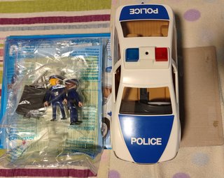 Coche de policia de Playmobil