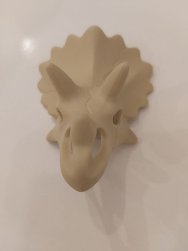 Cráneo fósil playmobil