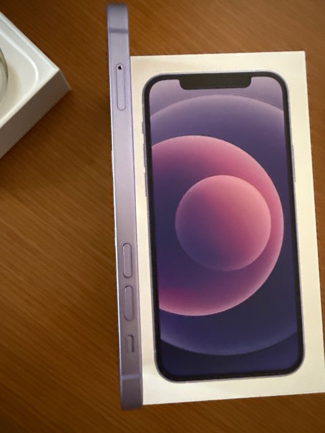 Iphone 12 morado