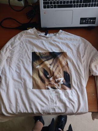 Camisa 7 rings Ariana grande