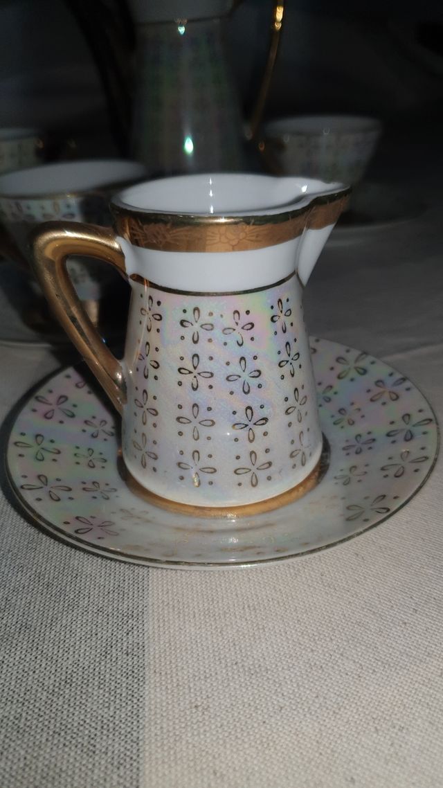 Juego cafe Vintaje con bordes imitación al oro