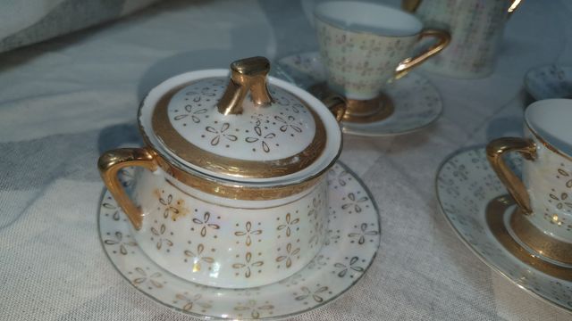 Juego cafe Vintaje con bordes imitación al oro