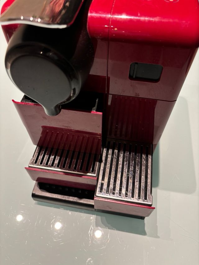 Cafetera Nespresso DeLonghi