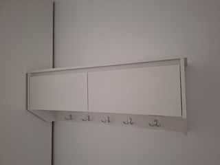 Colgador con almacenaje