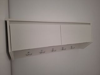 Colgador con almacenaje