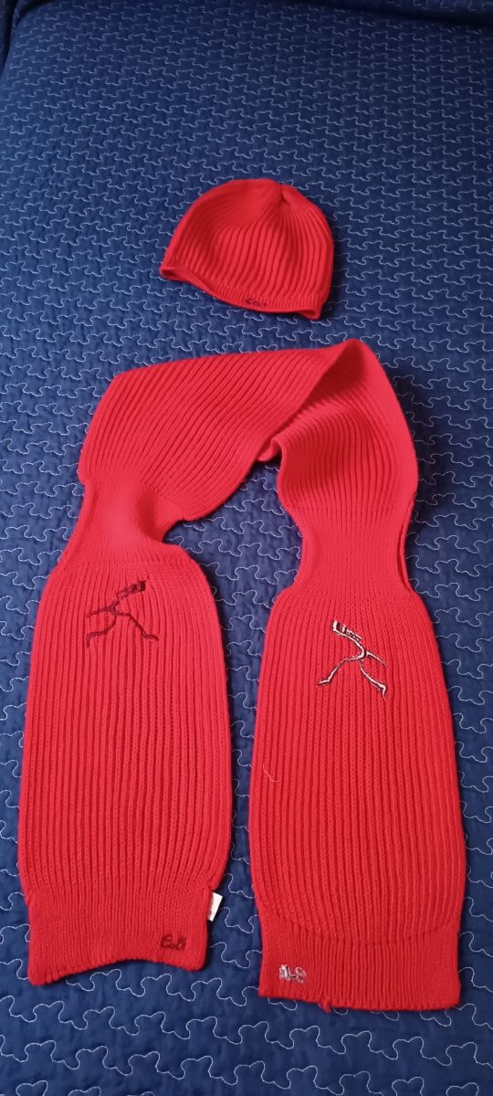 Completo sciarpa e cappellino