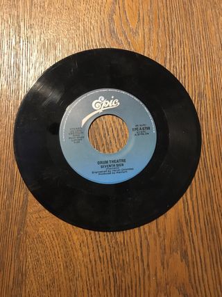 Vinile Drum Theatre living in the past