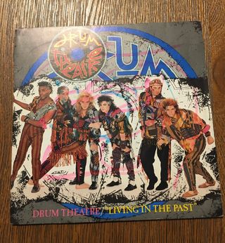 Vinile Drum Theatre living in the past