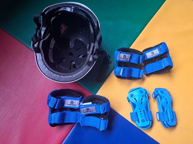 Patines 4 ruedas, marca playlife. Muy molones!