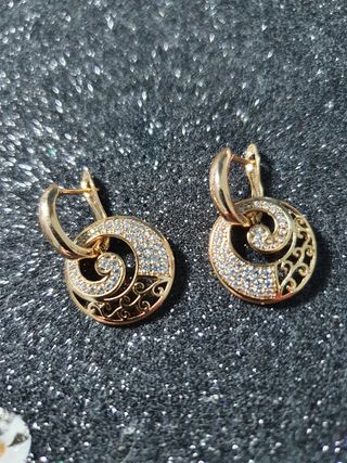 Pendientes dorados espiral