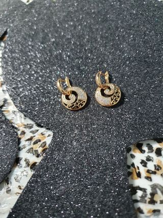 Pendientes dorados espiral