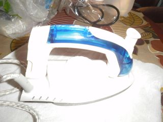 PLANCHA PEQUEÑA A VAPOR PARA PLANCHAR ROPA