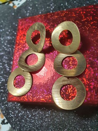 Pendientes dorados largos