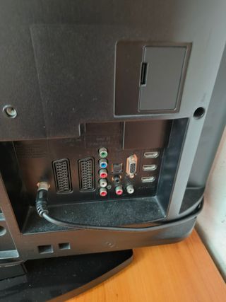 TELEVISOR SONY BRAVIA DE 27 PULGADAS.