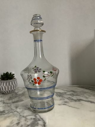 Jarron de vidrio pintado a mano