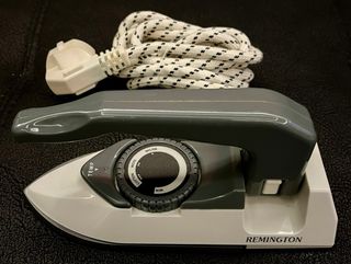 Plancha Viaje “Remington”. Modelo TL 214