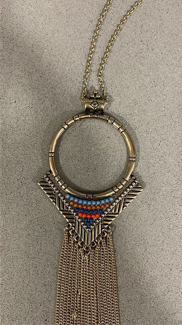 Collar colgante tribal nativo americano dorado