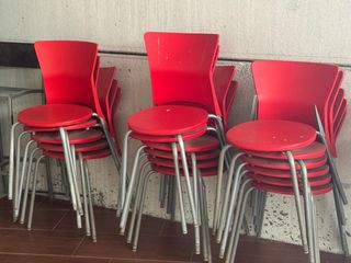 Tavoli e sedie da bar. Terrazza Gelateria