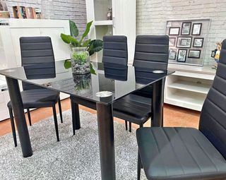 Mesa y sillas comedor