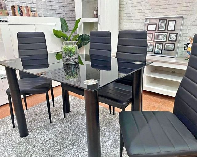 Mesa y sillas comedor