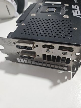 Asus GEFORCE GTX 570 Tarjeta grafica.