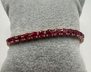 Pulsera de oro rosa de 18 kt con rubíes 10.00 ct