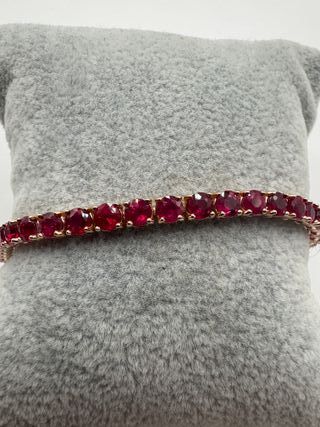 Pulsera de oro rosa de 18 kt con rubíes 10.00 ct