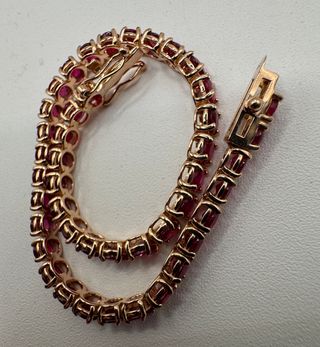 Pulsera de oro rosa de 18 kt con rubíes 10.00 ct