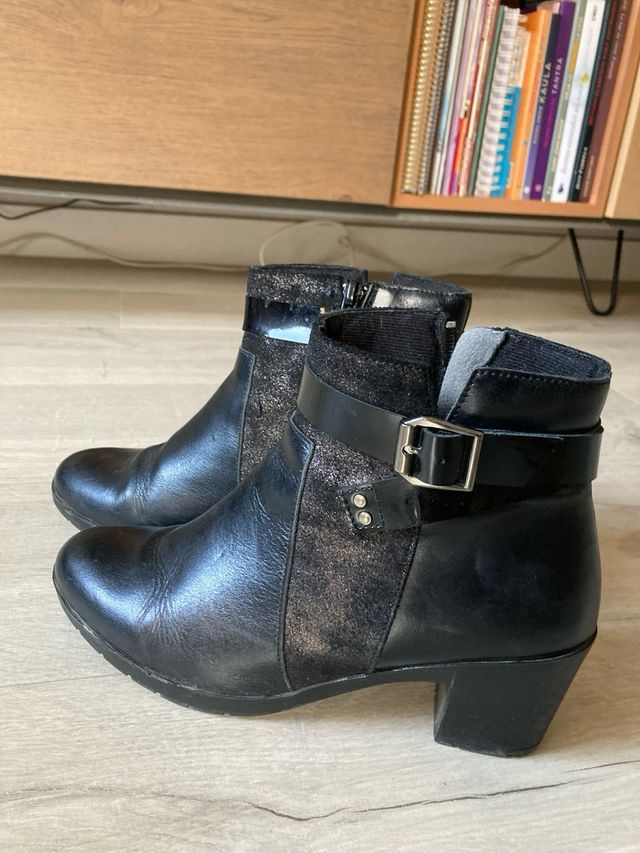 Stivaletti in pelle taglia 38