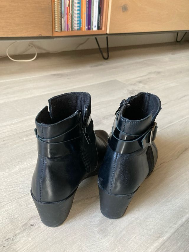 Stivaletti in pelle taglia 38