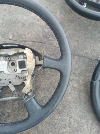 Volante de cuero Nissan Terrano '98
