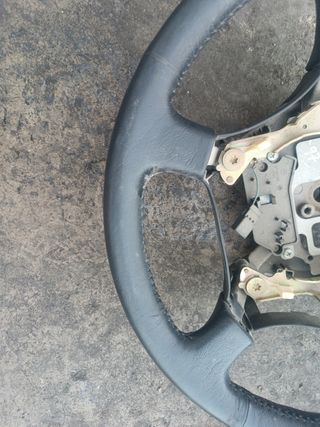 Volante de cuero Nissan Terrano '98