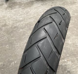 Neumatico delantero metzeler tourance 120/70 r19