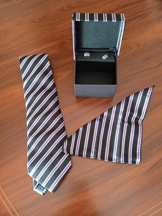 Corbata + gemelos + pañuelo
