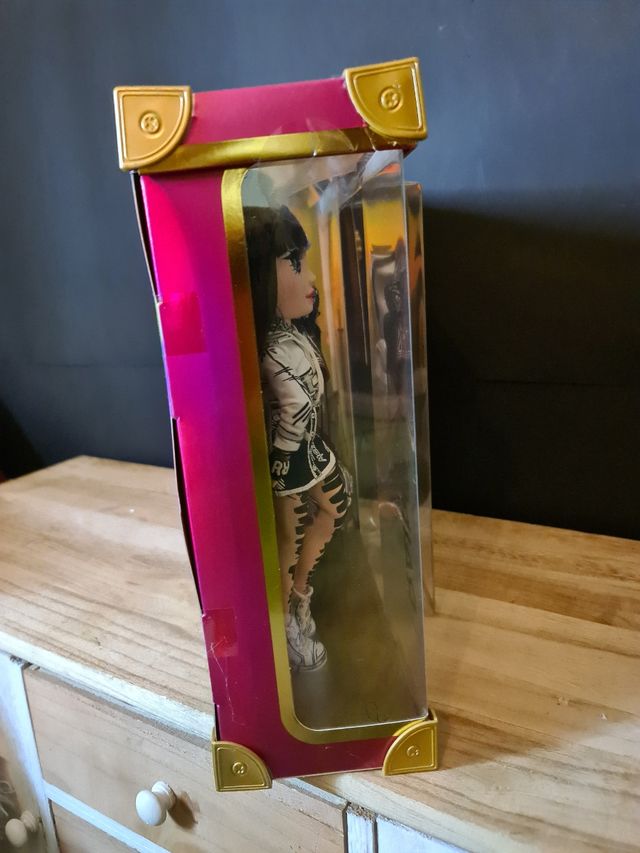 Rainbow High - Art of Fashion