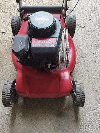 Cortacésped con atracción