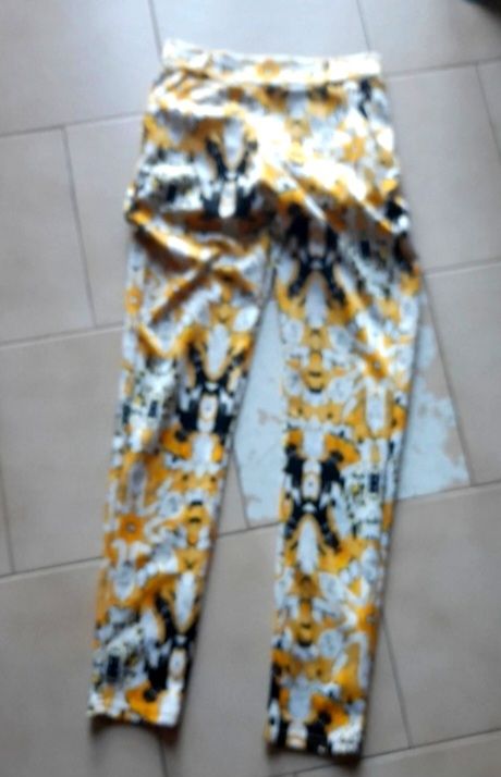 Pantaloni leggins