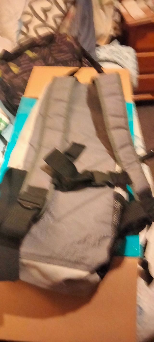 Mochila con sistema para transportar skateboar