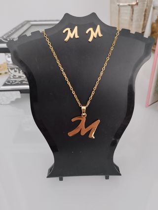 Conjunto acero letra M