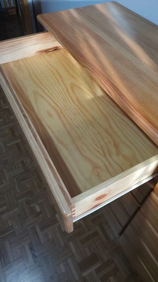 Aparador de pino macizo