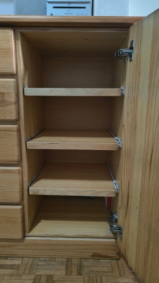 Aparador de pino macizo