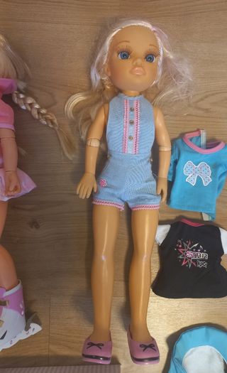 Lote 3 Nancy +patines + monopatín y ropa