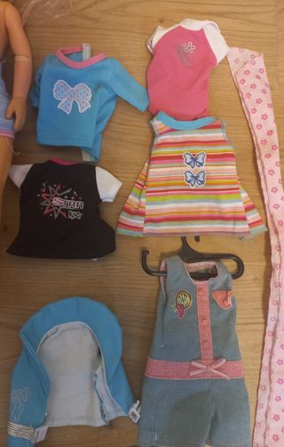 Lote 3 Nancy +patines + monopatín y ropa