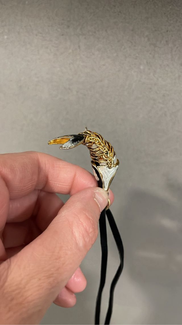 Collar largocon colgante de pez carpa esmaltado