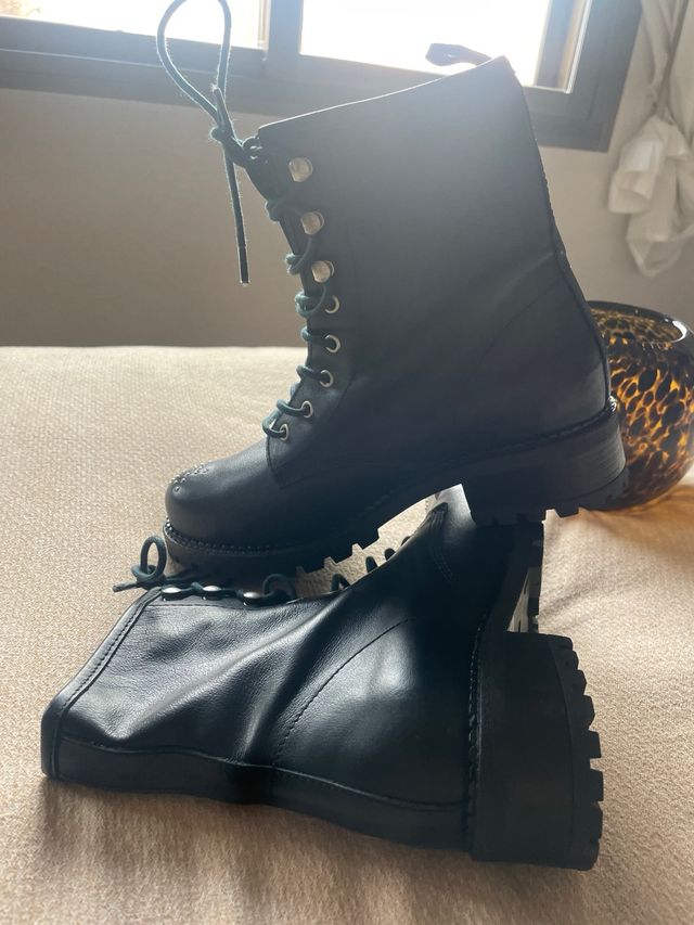 Botin piel negro