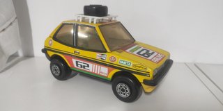 coche juguete Ford fiesta antiguo