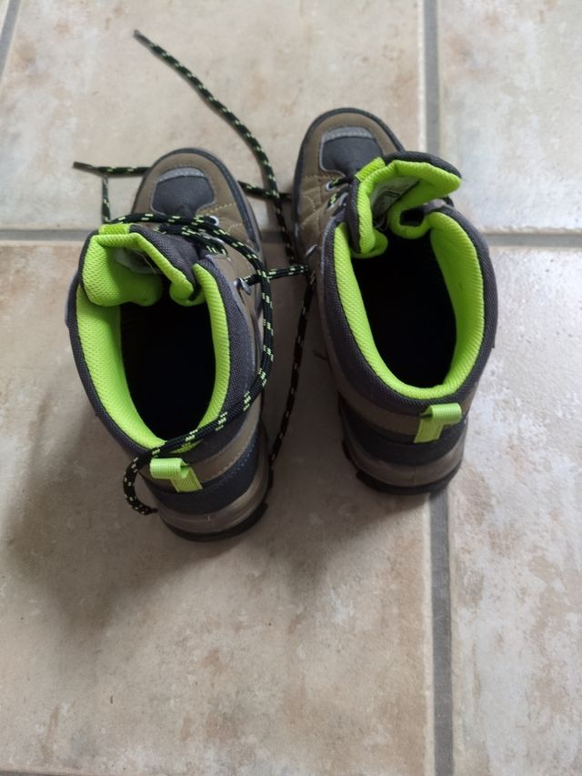 Botas de montaña numero 33